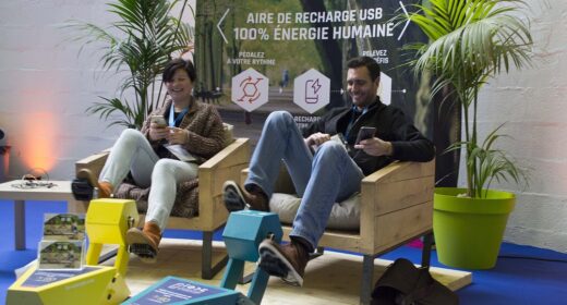 Recharge téléphone en pédalant