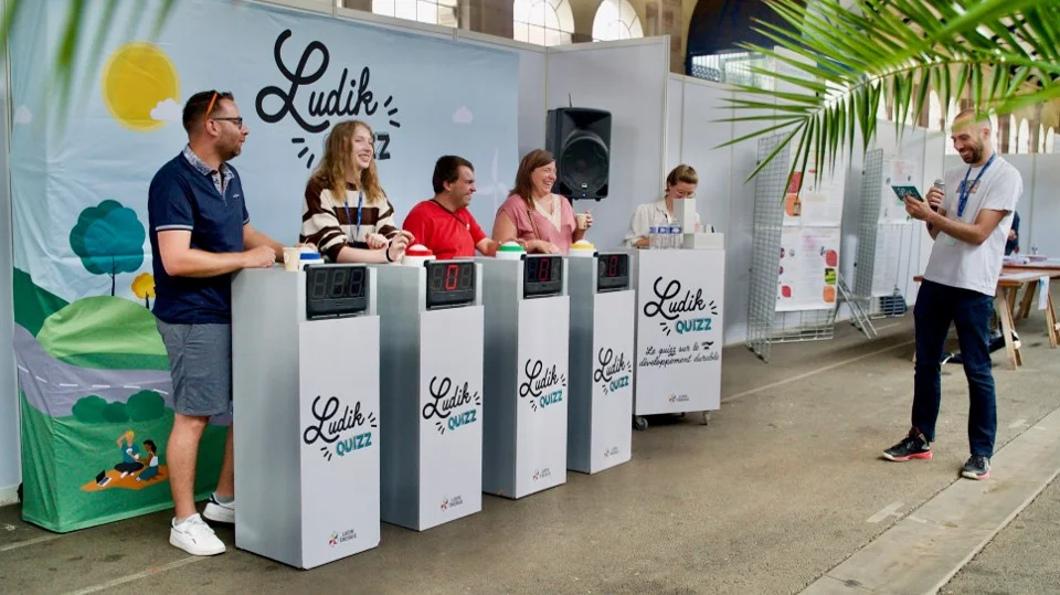 Des collaborateurs participent à une animation sur le thème de la mobilité du quotidien